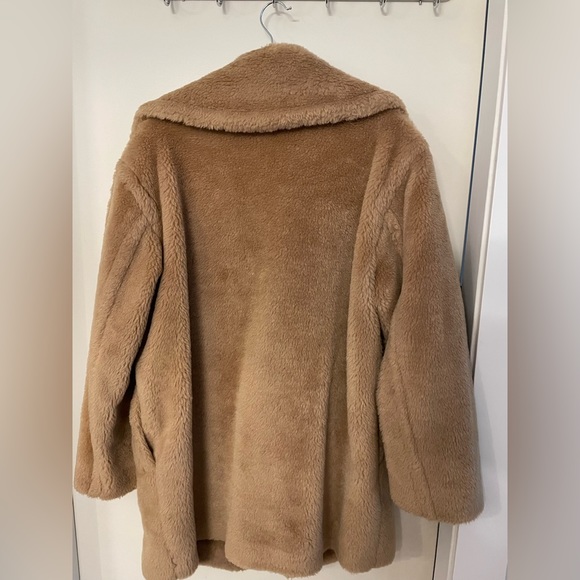 Aritzia Babaton Teddy Coat - Picture 7 of 7